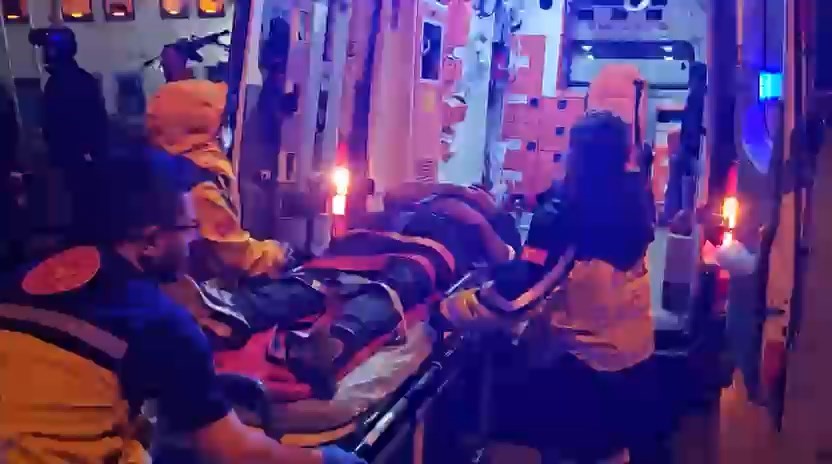 Bursa Yıldırım’da otomobilin sıkıştırdığı iddia edilen motosiklet sürücüsü direksiyon hakimiyetini