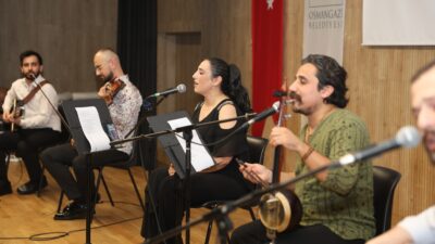 Bursa’nın fethinin 700. yılı etkinlikleri kapsamında düzenlenen “Anadolu Türküleri” konserinde