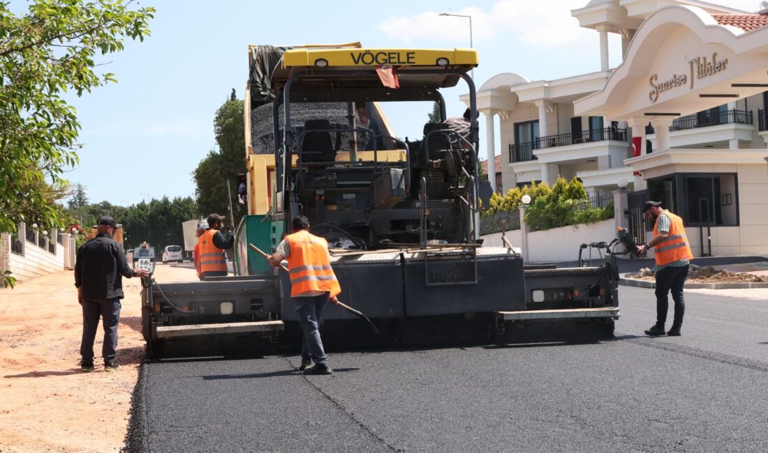 Osmangazi Belediyesi’nin asfalt yenileme çalışmaları kapsamında Nilüferköy Mahallesi Kolej Caddesi’nde