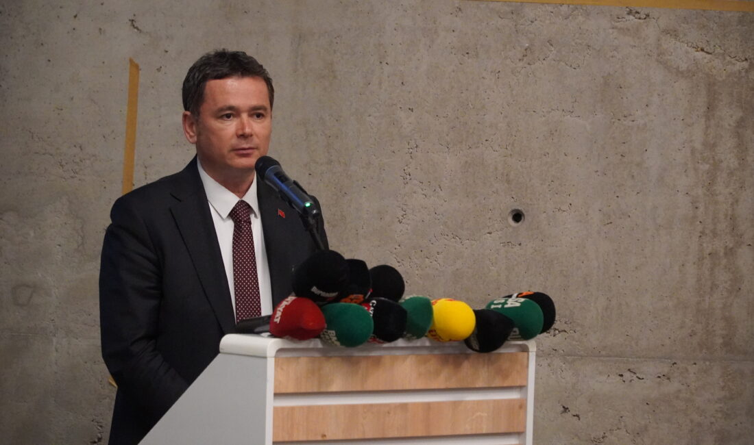Bursa’da düzenlenen özel panelde Türkçenin 700 yıllık yolculuğu ele alındı.