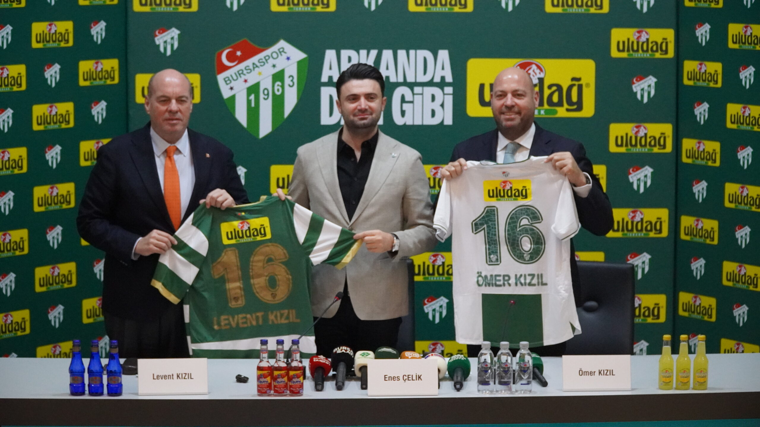 Bursaspor, Uludağ İçecek ile forma sırt sponsorluğu anlaşmasını bir sezon