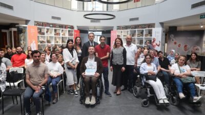 Nilüfer Belediyesi’nin düzenlediği seminerde, engelli bireylerin yaşadığı asıl sorunun fiziksel