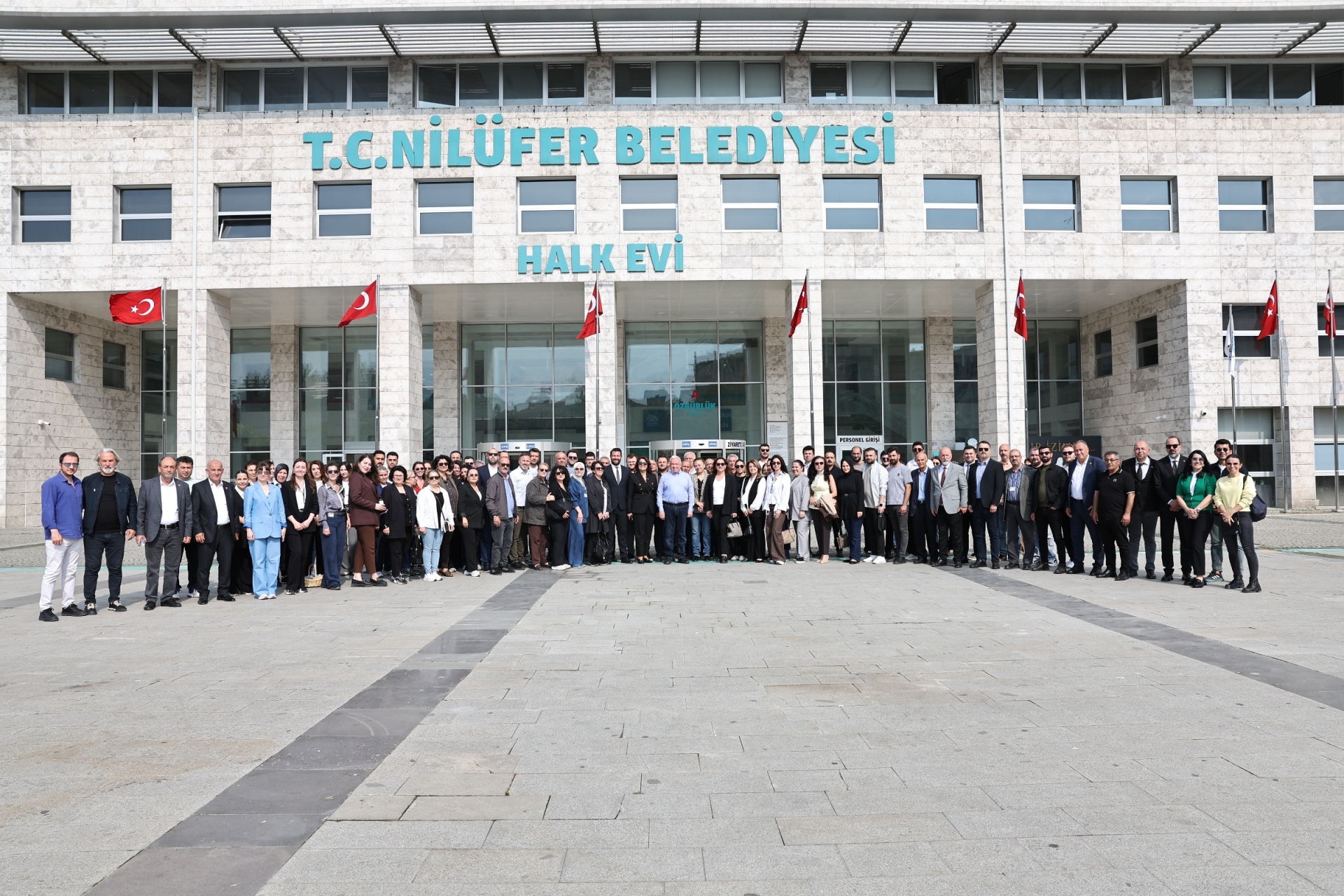 Nilüfer Belediyesi’nde Kurban Bayramı öncesi geleneksel bayramlaşma programı düzenlendi. Belediye