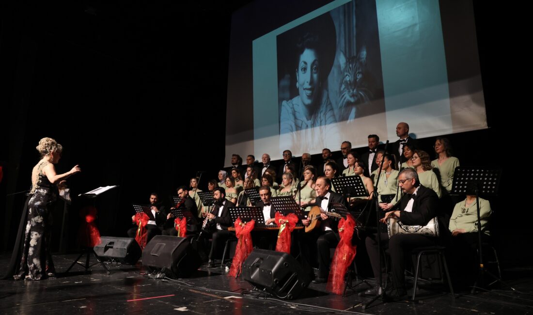 Nilüfer Belediyesi Türk Sanat Müziği Korosu’nun düzenlediği “Ben Öksüzüm” konserinde,