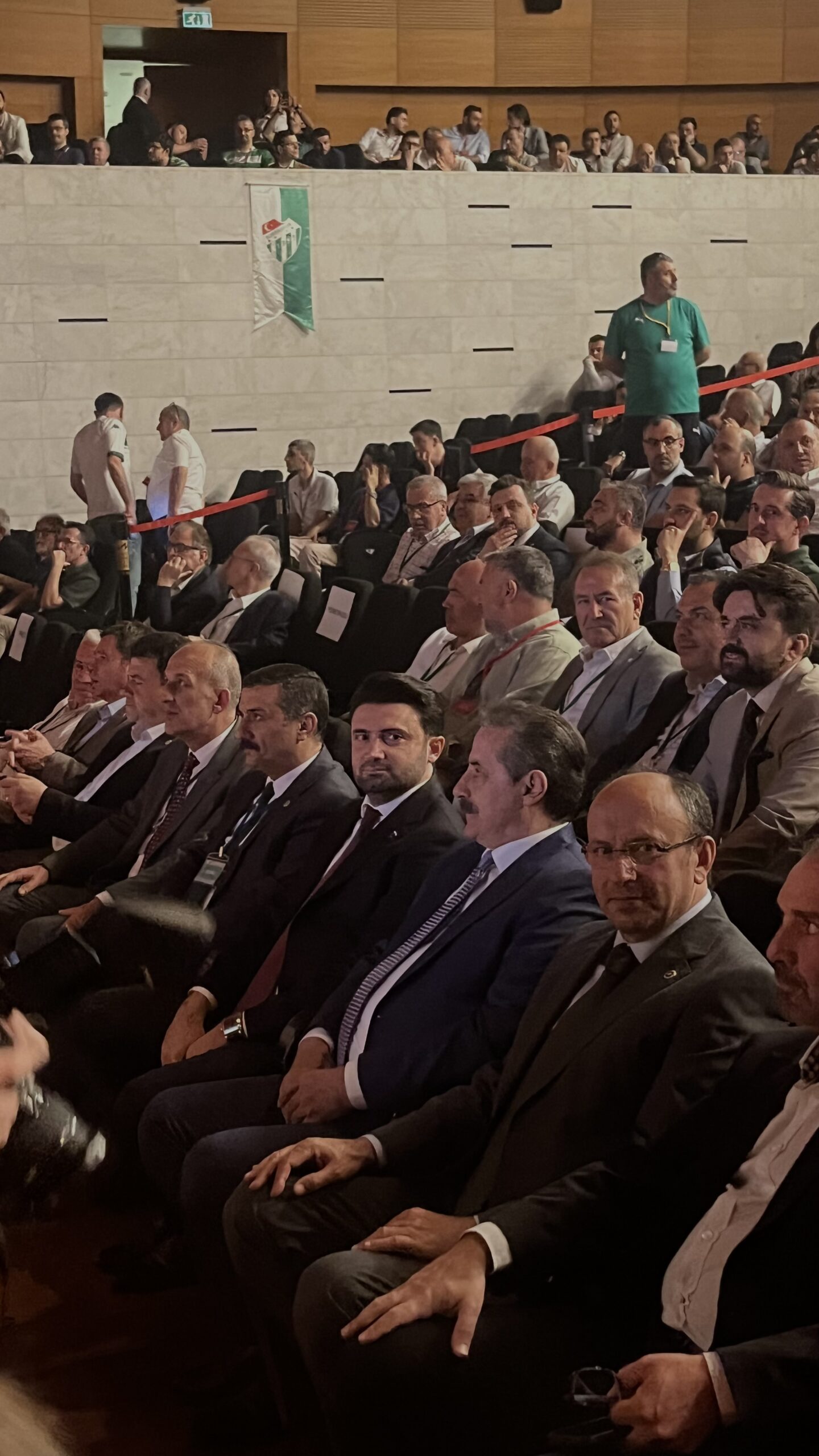 Bursaspor’da borçlar eridi, genel kuruldan kritik kararlar çıktı 1 Bursam Medya -