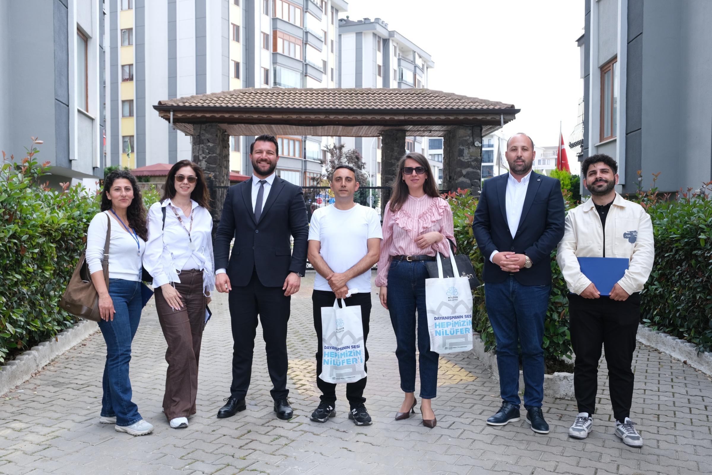 Nilüfer Belediyesi’nin apartman ve site çalışanlarına destek veren birimi NAYDEM,