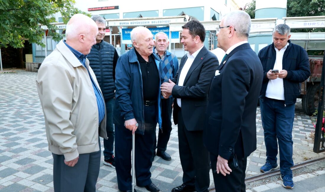 Osmangazi Belediye Başkanı Erkan Aydın, Kurban Bayramı namazını Nilüferköy Camii’nde