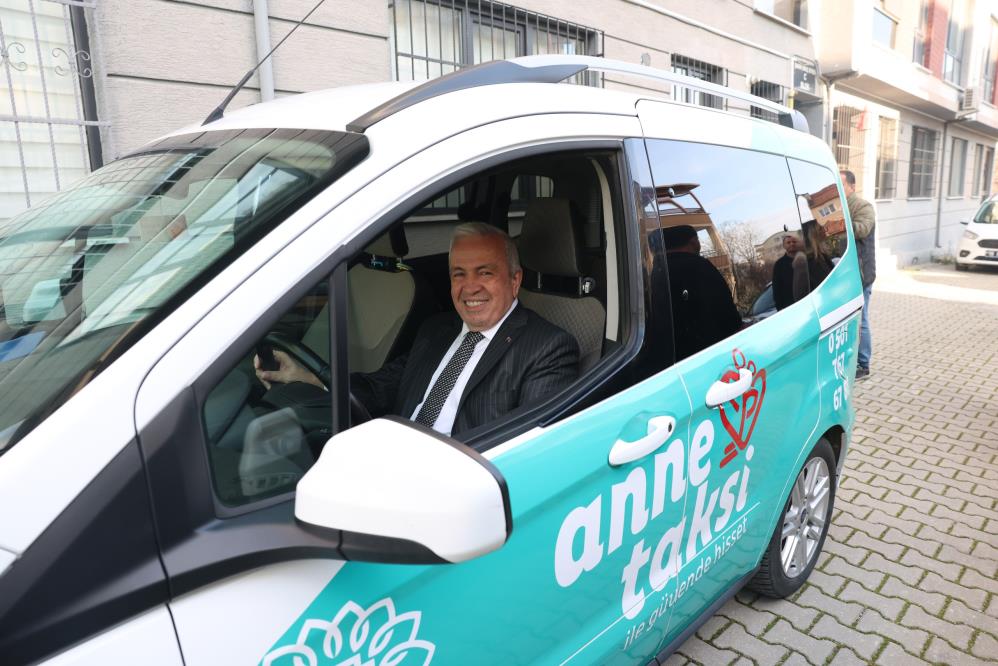 Hamile ve çocuklu kadınların hayatını kolaylaştıran "Anne Taksi" uygulamasında araç