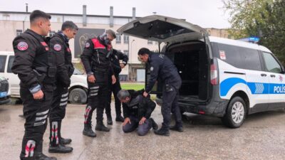 Bursa’nın İnegöl ilçesinde, polise mukavemet gösteren ehliyetsiz motosiklet sürücüsü gözaltına