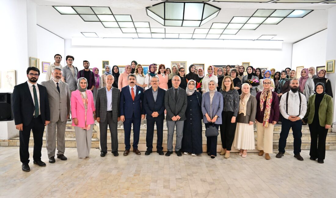 Bursa’nın fethinin 700’üncü yılı kapsamında düzenlenen “Fetih Sergisi”, hat, tezhip,