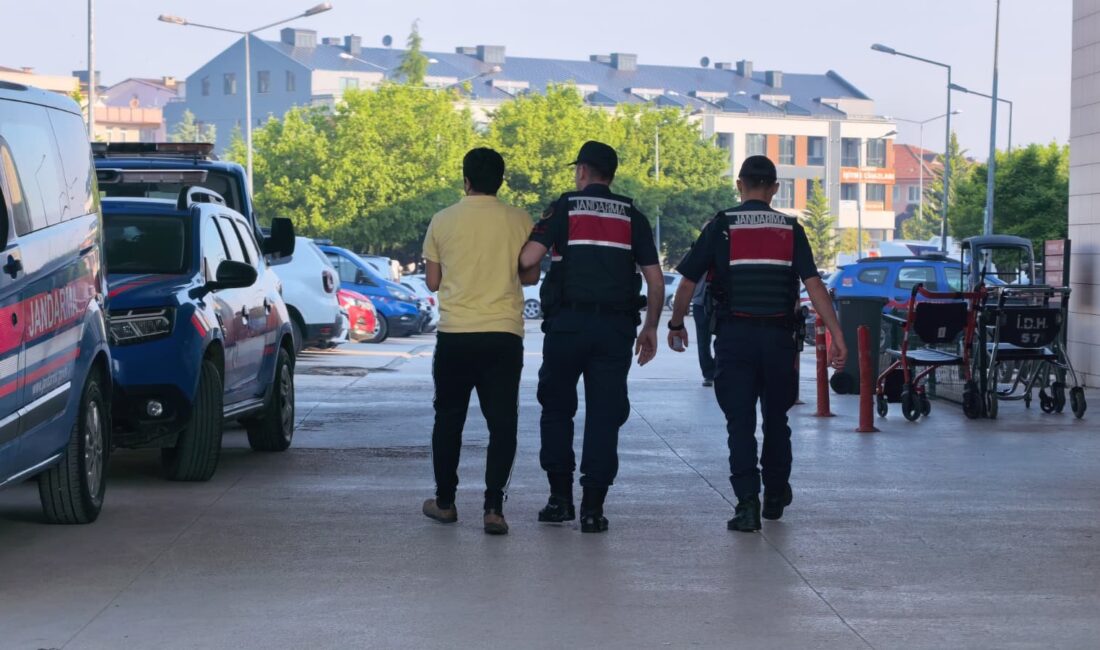 Bursa'nın İnegöl ilçesinde uyuşturucu tacirlerine yönelik düzenlenen geniş çaplı operasyonda