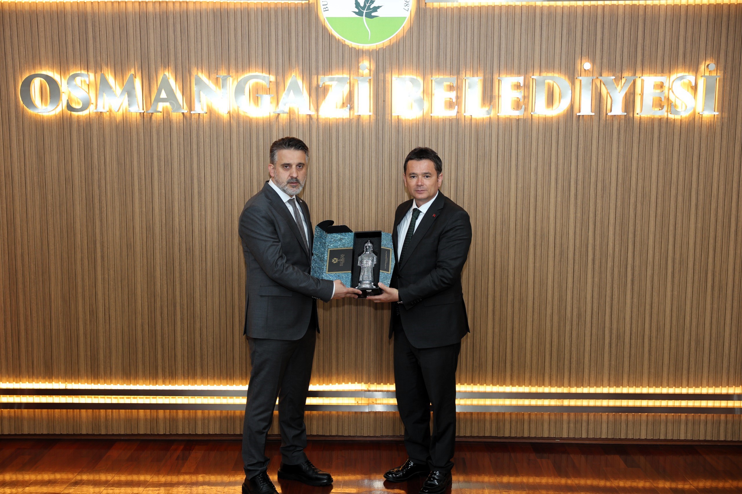 Osmangazi Belediye Başkanı Erkan Aydın ile Bursa Büyükşehir Belediyesi Başkan