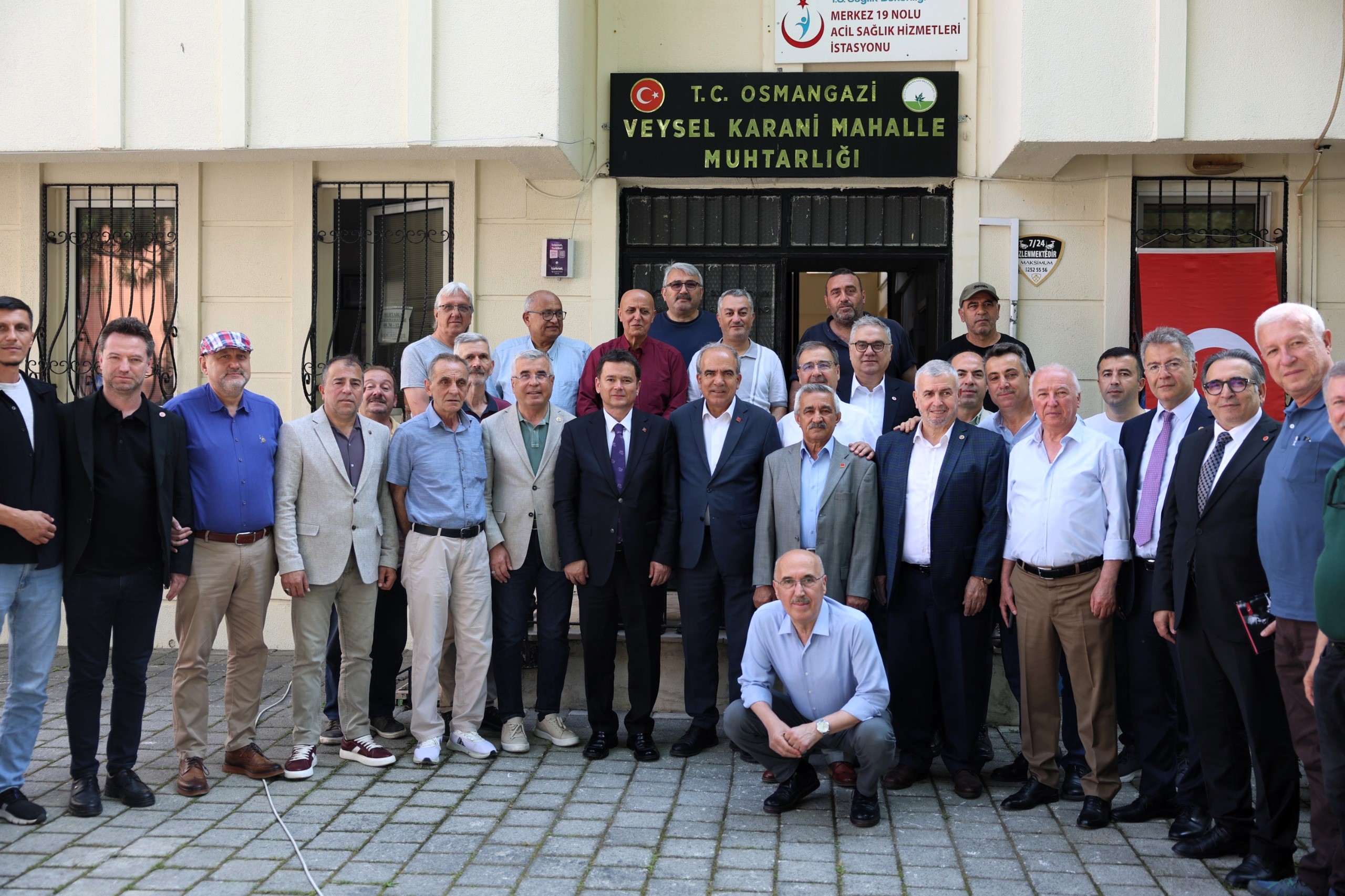 Osmangazi Belediye Başkanı Erkan Aydın, Veysel Karani Mahallesi’nde vatandaşlarla kahvaltıda