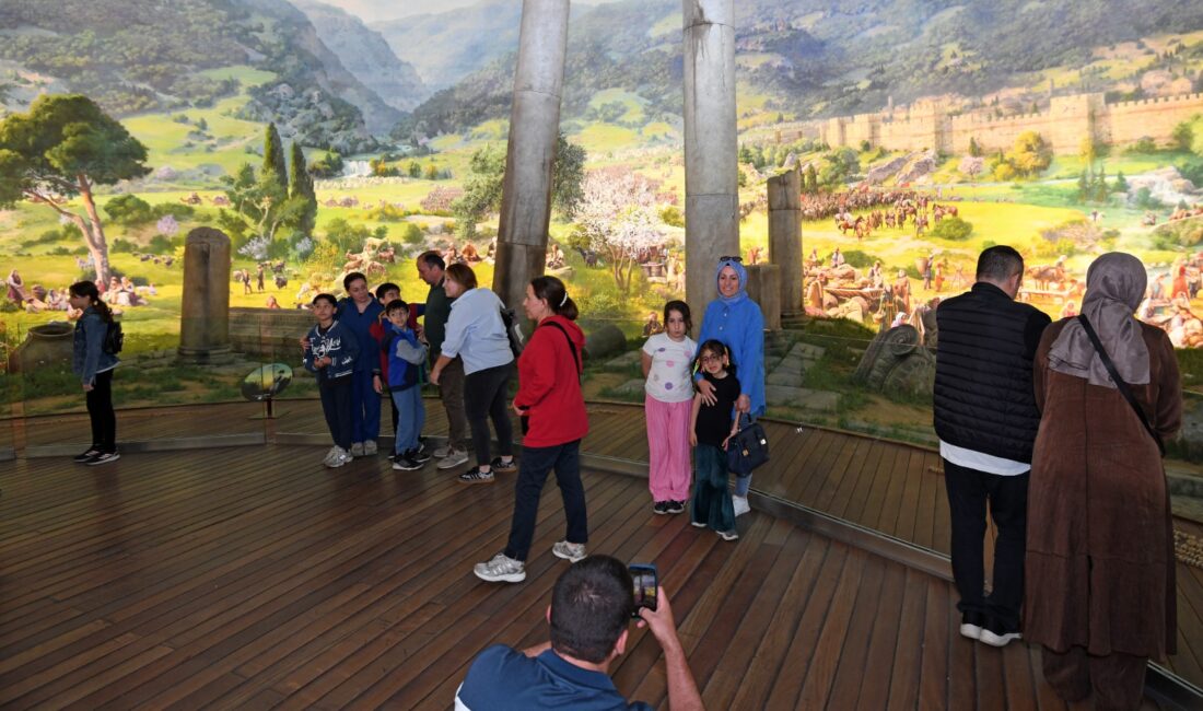 Panorama 1326 Bursa Fetih Müzesi’nde düzenlenen etkinlikte çocuklar ve aileleri