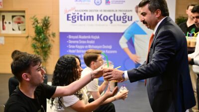 Yıldırım Belediye Başkanı Oktay Yılmaz, LGS ve YKS’ye hazırlanan öğrencilerle