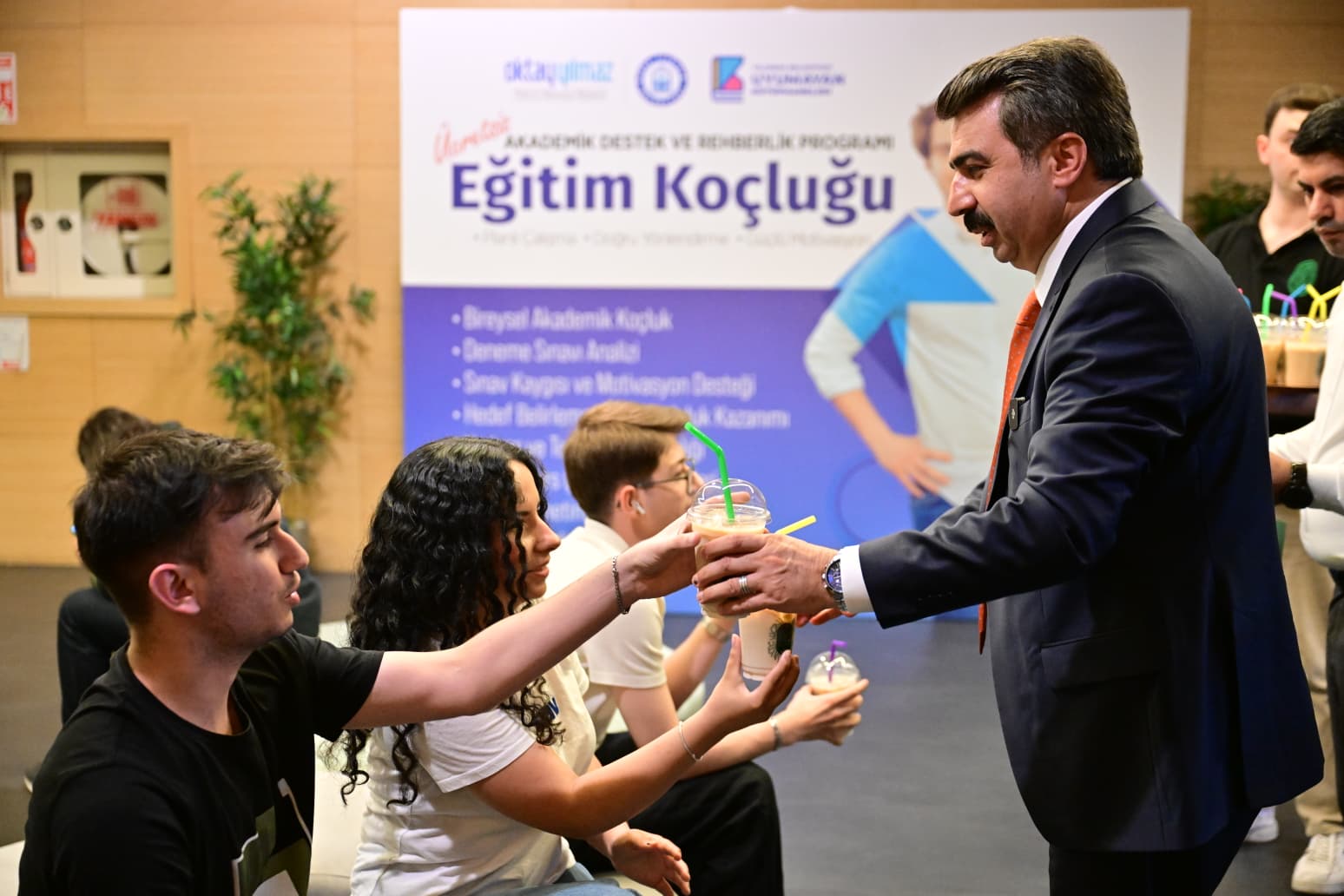 Yıldırım Belediye Başkanı Oktay Yılmaz, LGS ve YKS’ye hazırlanan öğrencilerle